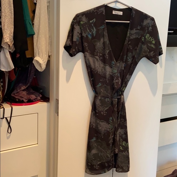 Babaton dress from Aritzia - Picture 1 of 5